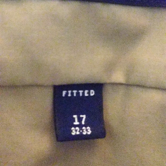 Stafford Essentials Men's Fitted Shirt - Picture 9 of 10